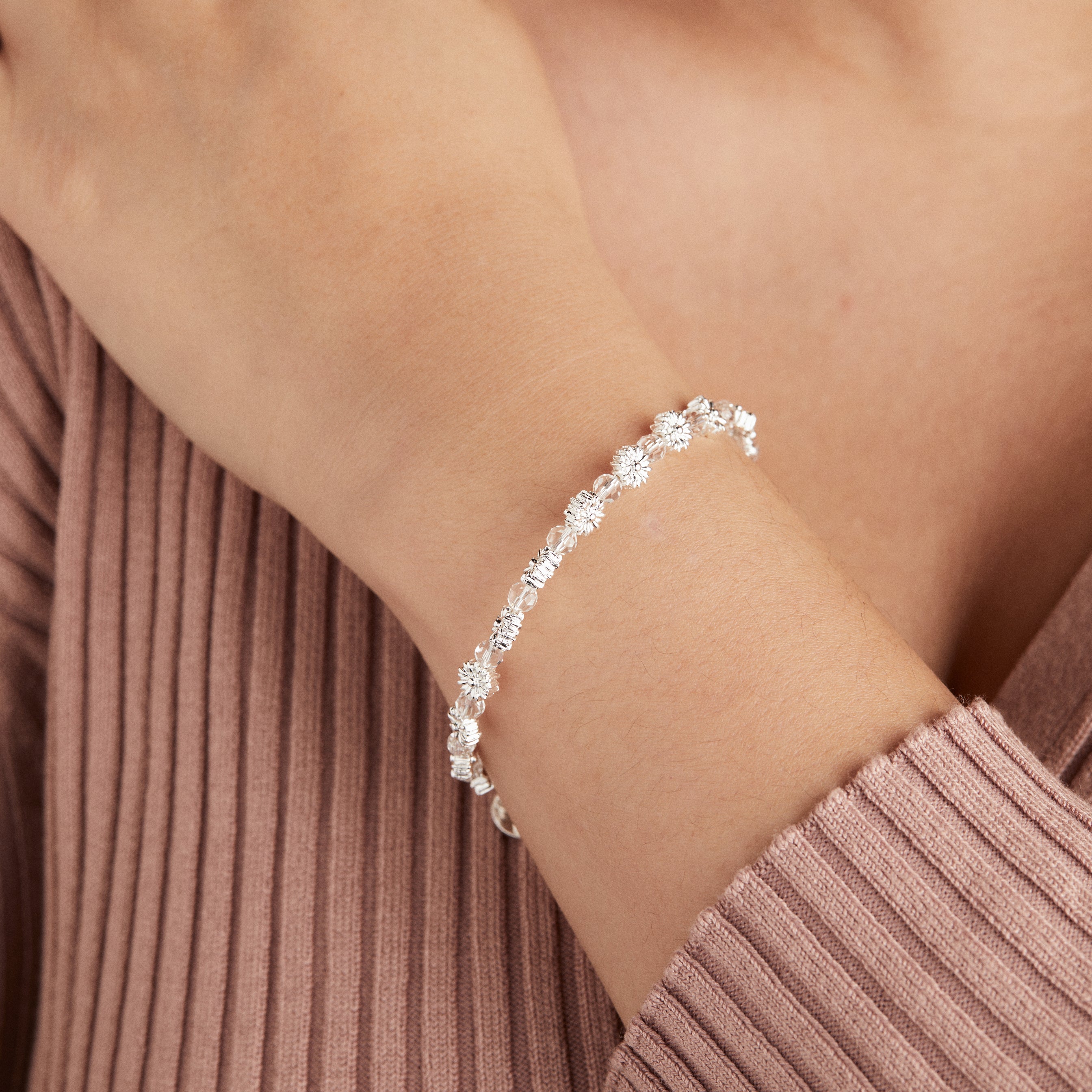 daisy-motif-and-crystal-beaded-bangle-bracelet-model-AA752623SS.jpg