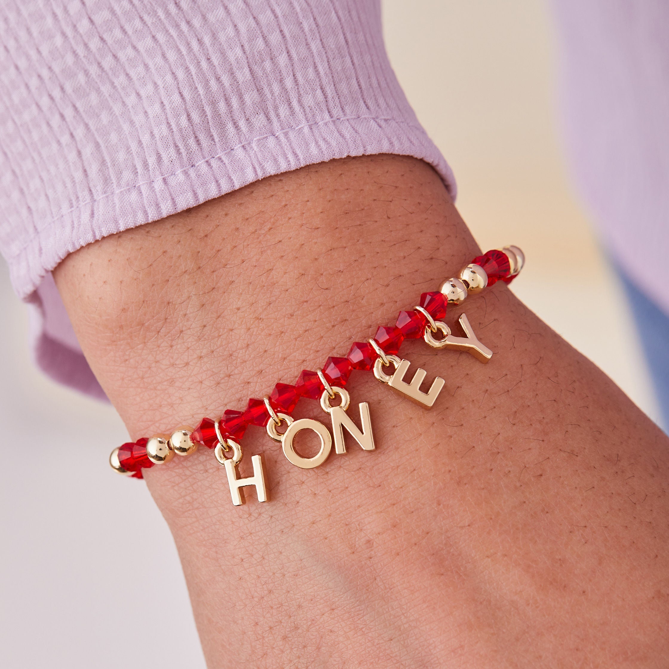 honey-beaded-stretch-charm-bracelet-model-A22STHNYSG.jpg